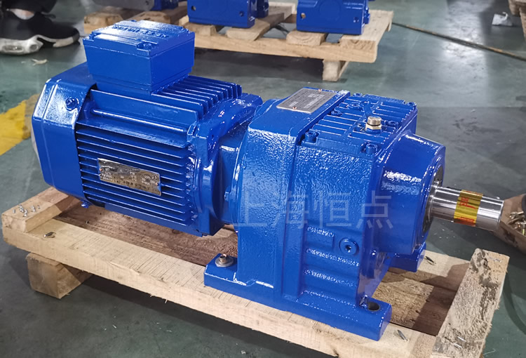 R47系列減速機配電機，藍色油漆實物照片