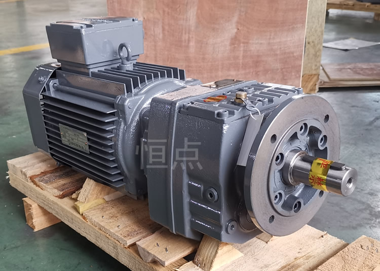 RF47系列減速機配直聯電機，立式安裝 輸出法蘭+軸 實物圖