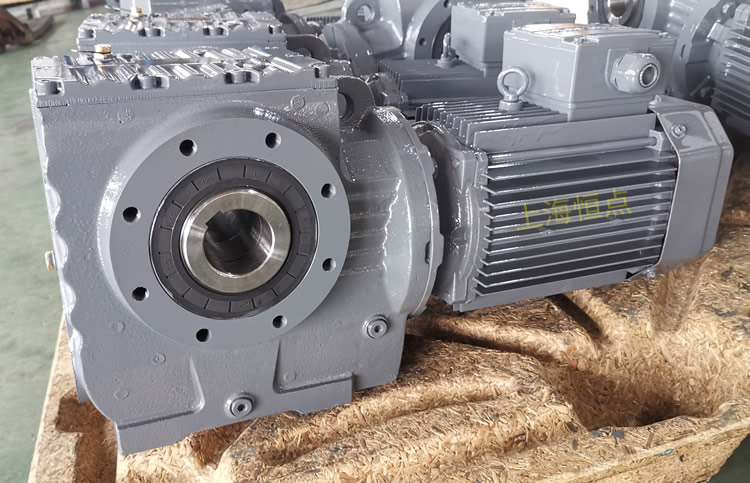 SA77系列減速機輸入配電機，輸出通孔，常用件實物圖