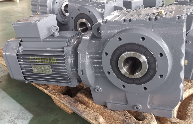 SA77系列減速機輸入配電機，輸出通孔，常用件實物圖